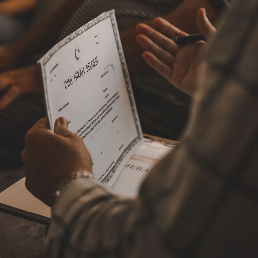 Lecture d'un diagnostic de performance énergétique sur un document imprimé
